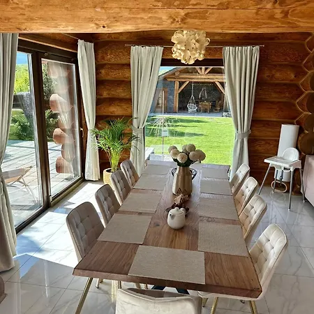 Matthe Lomnica Chalet