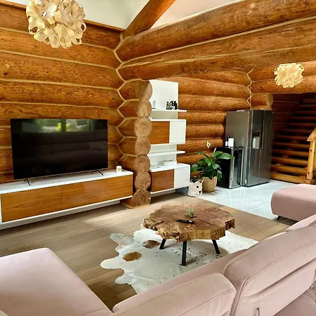 Matthe Lomnica Chalet *
