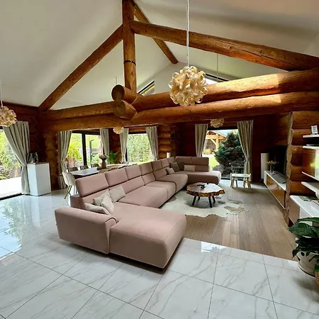 Matthe Lomnica Chalet *